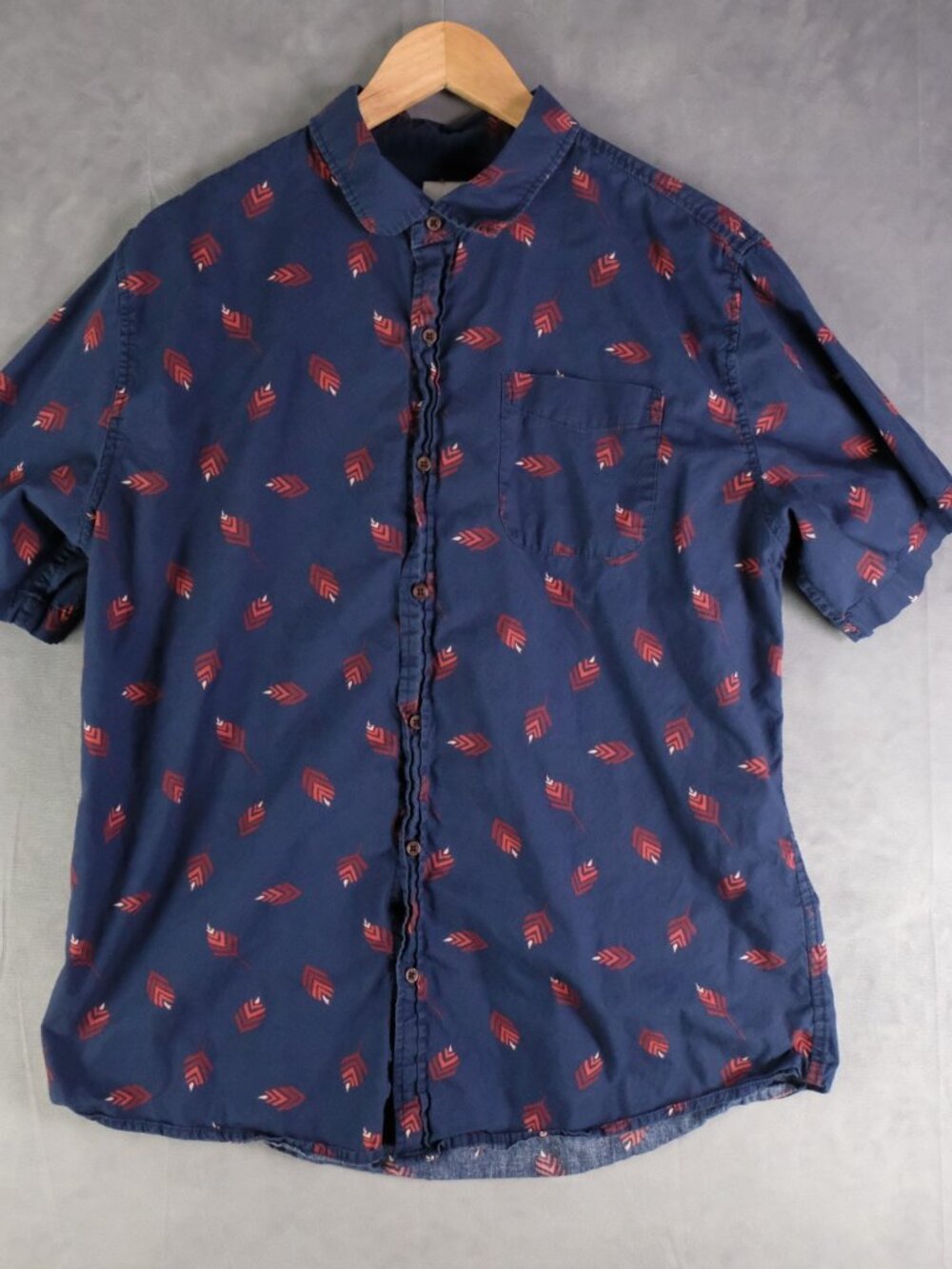 Katin Surf Shirt Mens Extra Large Blue Red Geometric Button Up Short Sleeve